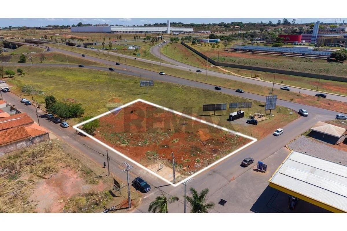 Descrição:Excelente Oportunidade Comercial e Industrial no Polo JK!Terreno estra...