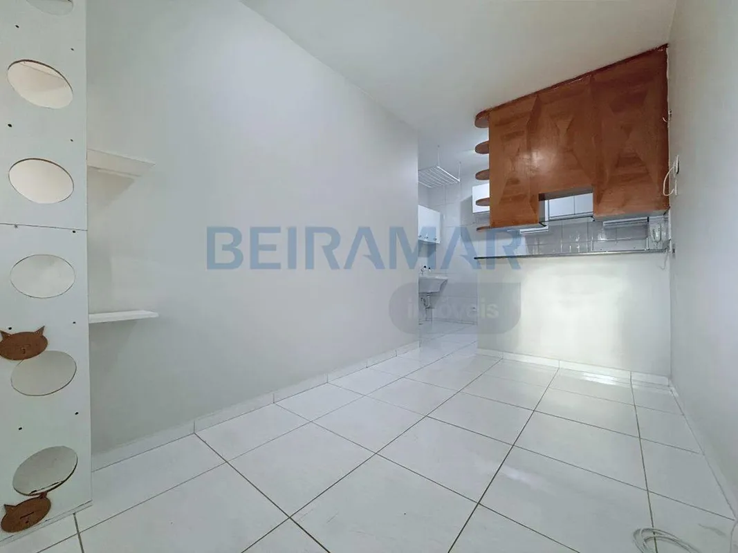 Excelente kitnet de 1 quarto, com ambientes bem distribuídos, quintal amplo e va...