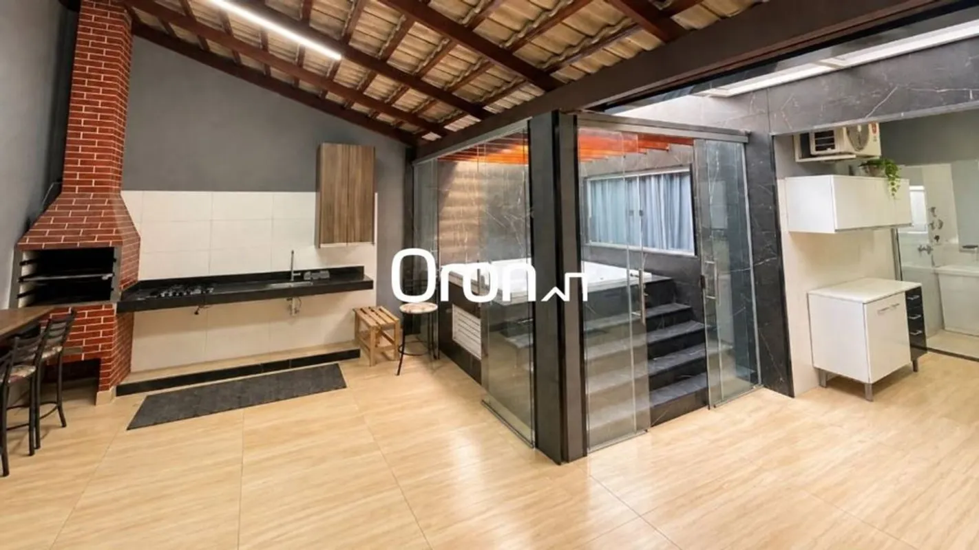 CÓDIGO DO IMÓVEL: CA2399LOCALIZAÇÃO:Com fácil acesso à Avenida W-5 e BR-153. AMB...