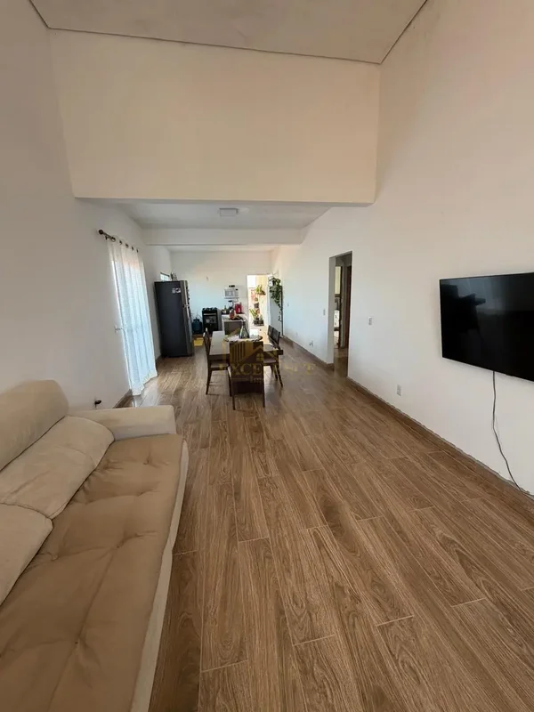 Excelente casa térrea toda na LAJE, faltando acabamento externo;2 suítes, sendo ...