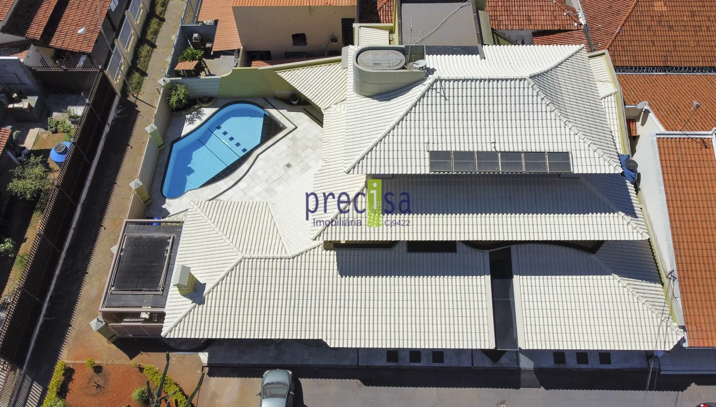 CASA EM 2 LOTES UNIFICADOS TOTALIZANDO 240 M² 100% texturada, lazer com piscina ...