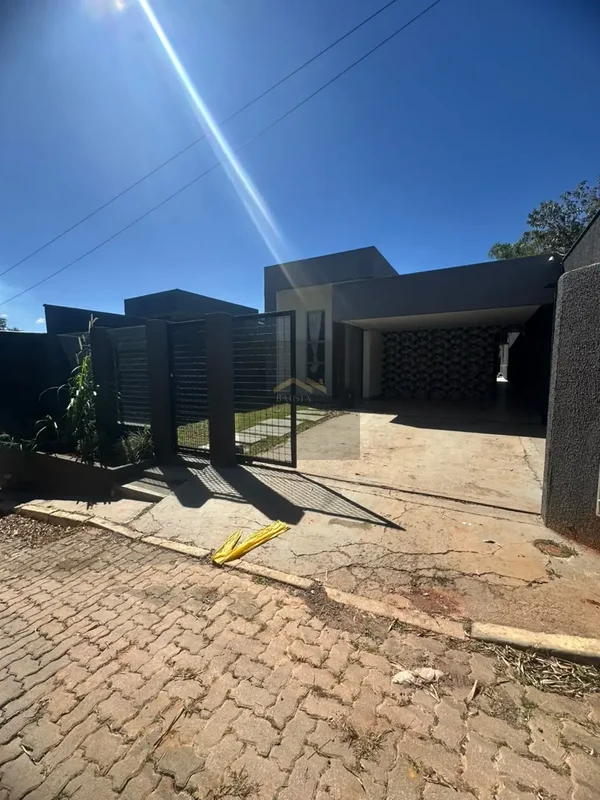 BATISTA SOLUÇÕES IMOBILIÁRIAS VENDECasa em condomínio na Avenida da Misericórdia...