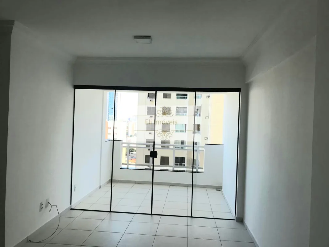 *Vendo apto ed. Modernidad, torre Joan Miró, setor Alto da Glória*- 69m²- Andar...