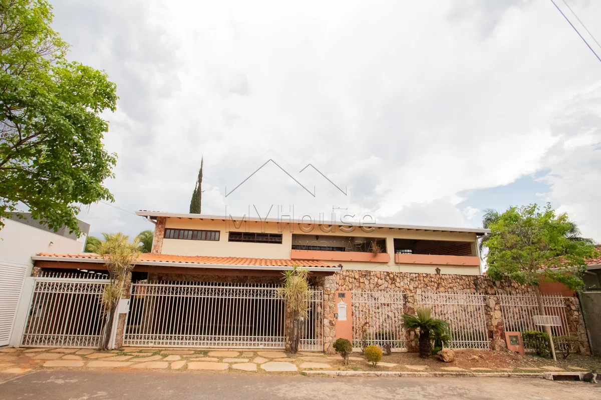Qi 21 - Sobrado com elevador - 5 suítes - 470m² - PiscinaEspaço, privacidade e a...