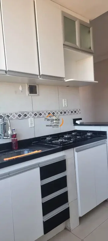 Imobiliária Margarete Corrêa vende Apartamento reformado no Condomínio Jardim Eu...