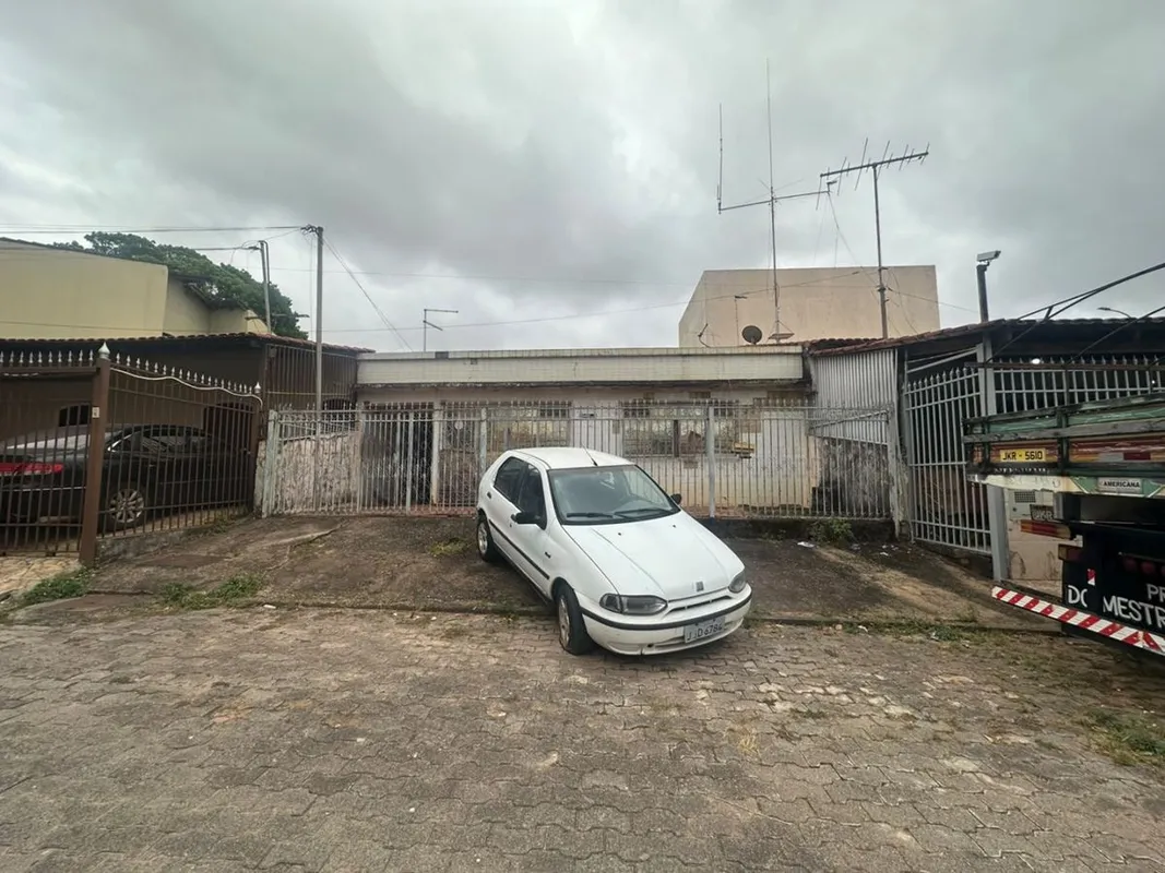 CASA ORIGINAL À VENDA – QI 05 DO GUARÁ IExcelente oportunidade para quem busca u...
