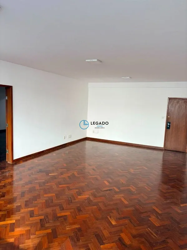 Se você busca um espaço amplo e bem localizado para instalar seu negócio, esta s...