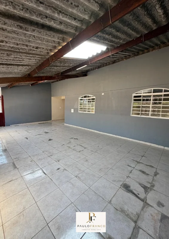 Descubra uma casa charmosa e prática na Quadra 102 no Recanto das Emas!- Casa de...