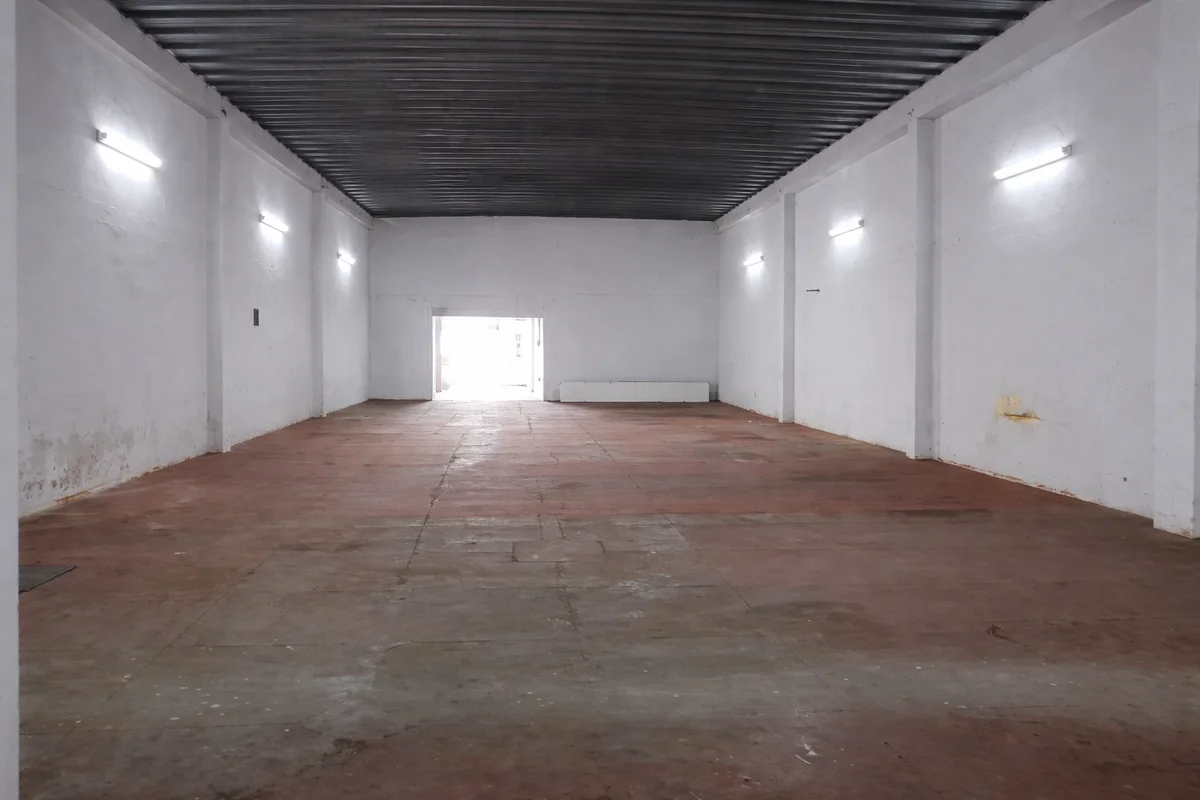 Alugo Galpão no Setor CampinasCom 420 m2 +/-MezaninoLocalização excelente, próxi...