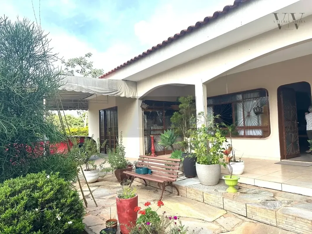Casa à venda na SMPW Quadra 1 Conjunto 1, no bairro Park Way, em Brasília. Uma c...