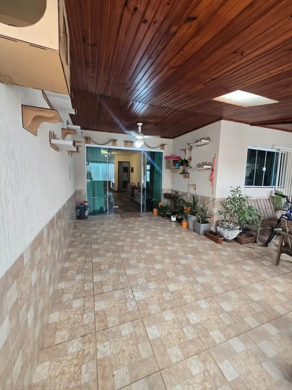 CASA QUADRA 29 - PARANOÁ COMPOSTA POR 03 QUARTOS (SENDO 01 SUÍTE), SALA DE ESTAR...