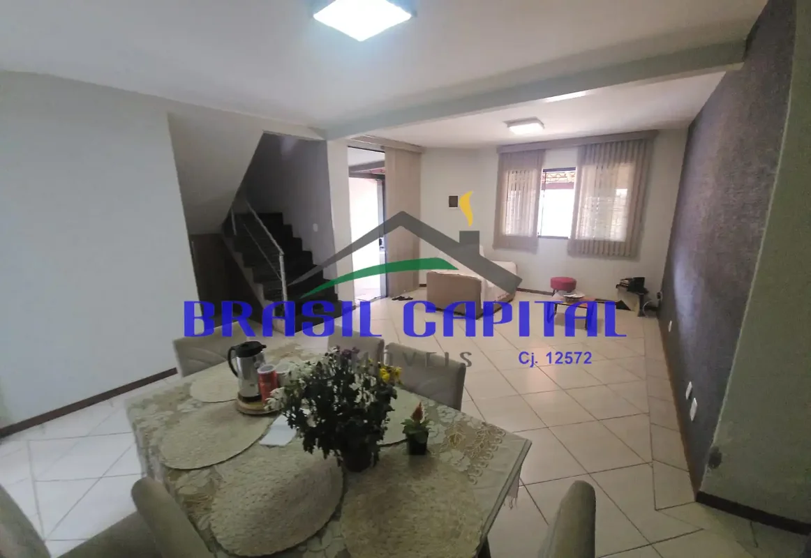 SOBRADO À VENDA – RUA 5 | 5 QUARTOS | 4 SUÍTES | LOTE DE 400m² - Vicente PiresEx...
