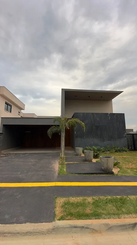 Casa térrea no Jardins Itália com 300 m² de área construída em um lote de 525 m²...