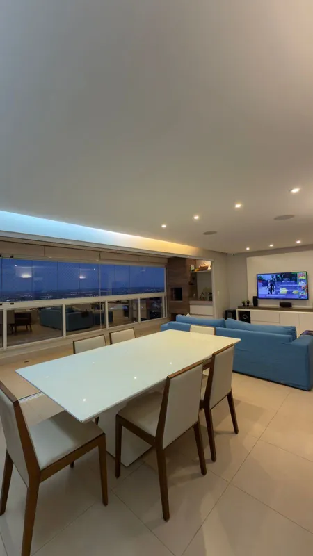 Apto com 114 m2, 2 suítes (a principal com closet), sala de tv e jantar, lavabo,...