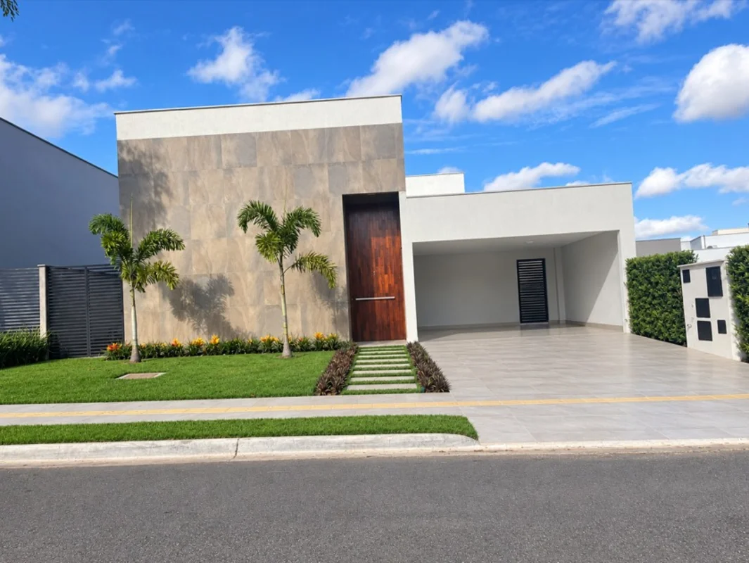 CASA DE ALTO PADRÃO | PORTAL DO SOL GARDEN - LOCAÇÃO Residência pratica com 420 ...