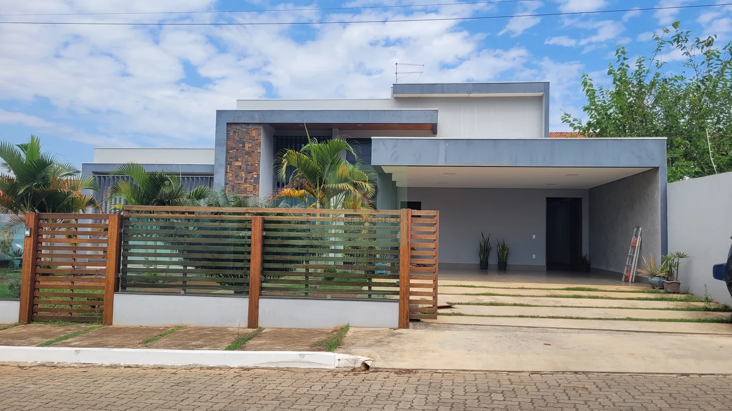 Casa linda e pronta pra morarcondomínio tranquilo e aconchegante, com área de la...