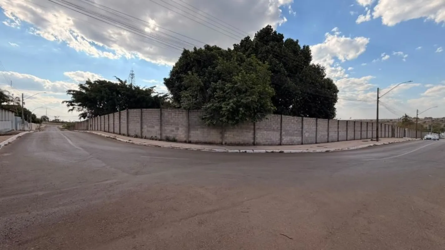 Lote de 400m² próximo à chácara da igreja do Padre Moacir, no Incra 7.Localizado...