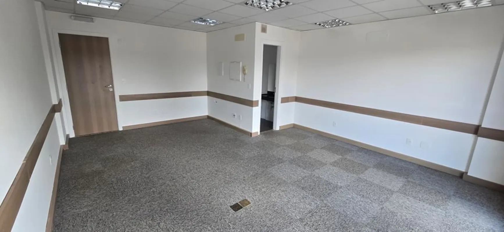 VILLA153956 - Última atualização: 25/10/26 23:31Sala Comercial para Aluguel The ...