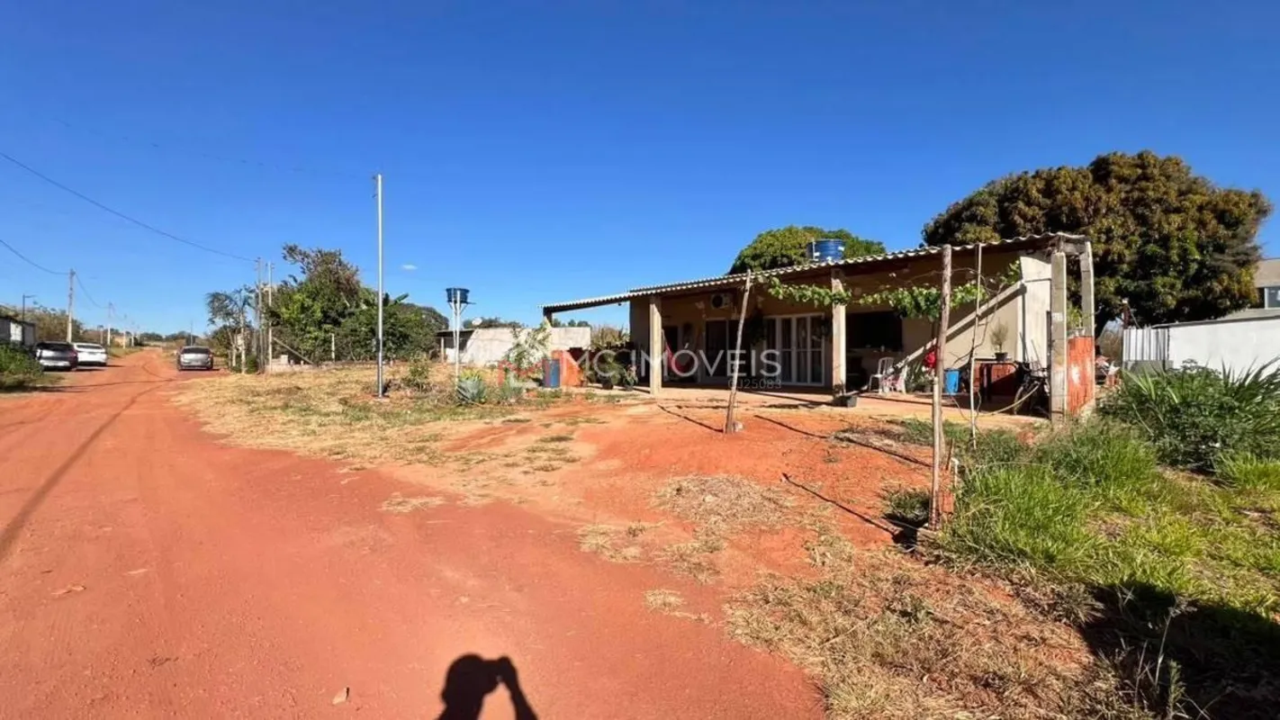 Casa à Venda no Incra 07 - DF | 3 Quartos com Suíte | 300 m² de Lote | Garagem p...