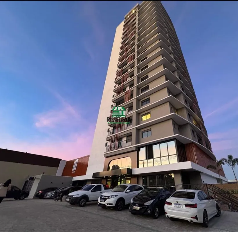 Apartamento com armários. Sol Nascente.Suíte com armários. Sacada com vista impe...