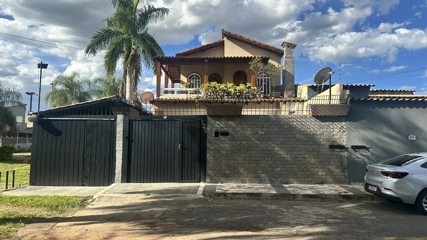 Casa estilo colonial contemporâneo disponível para VENDA – Exclusividade – Setor...
