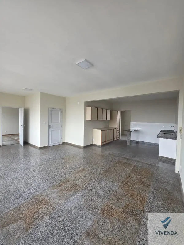 OPORTUNIDADE NO SETOR CENTRAL DE GOIÂNIA! 253 m² | 4 QUARTOS | 2 SUÍTES | 1 VAGA...