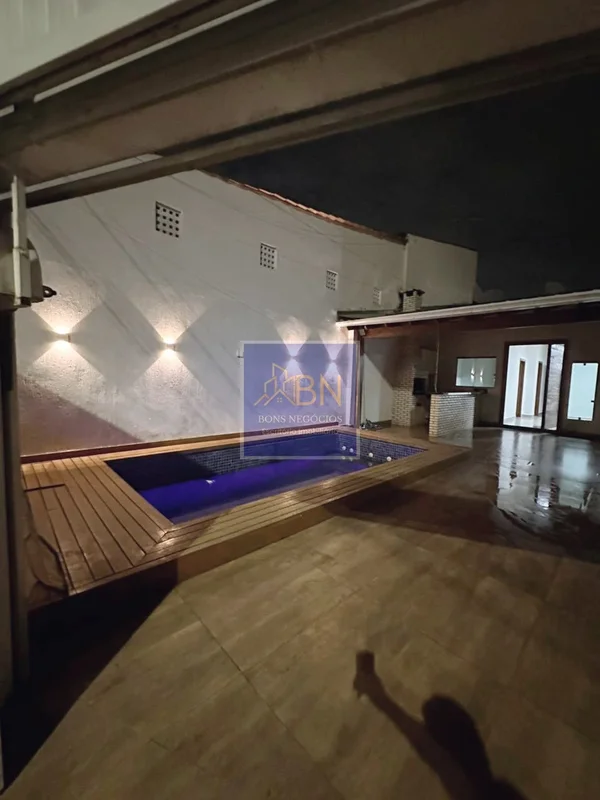 Uma casa diferenciada para quem busca conforto, espaço, acabamento moderno e uma...