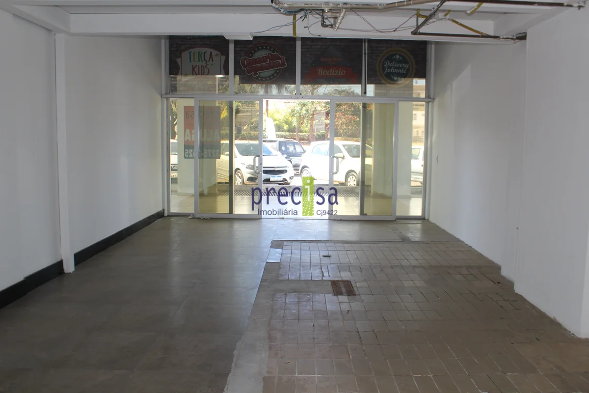 Ótima Loja medindo 60,43 m² composta:01 banheiro no térreo;Mezanino com escritór...