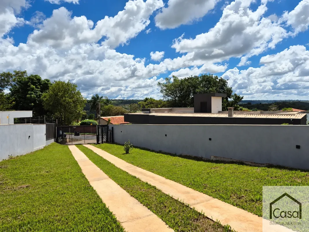 CASA IMÓVEIS VENDE: - Casa no condomínio Privê Morada Sul Etapa A;- Casa recém r...