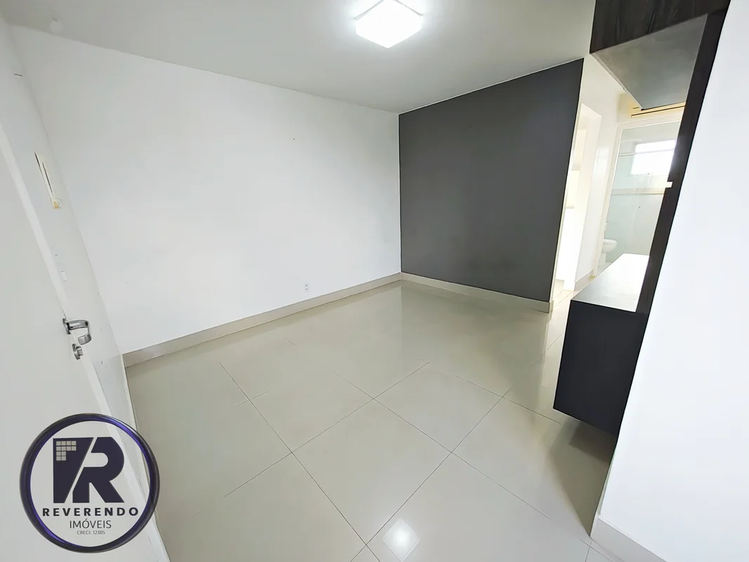 QC- 10 - 3º andar, com 3 ar-condicionado!Valor do aluguel R$ 2.750,00 com R$ 250...