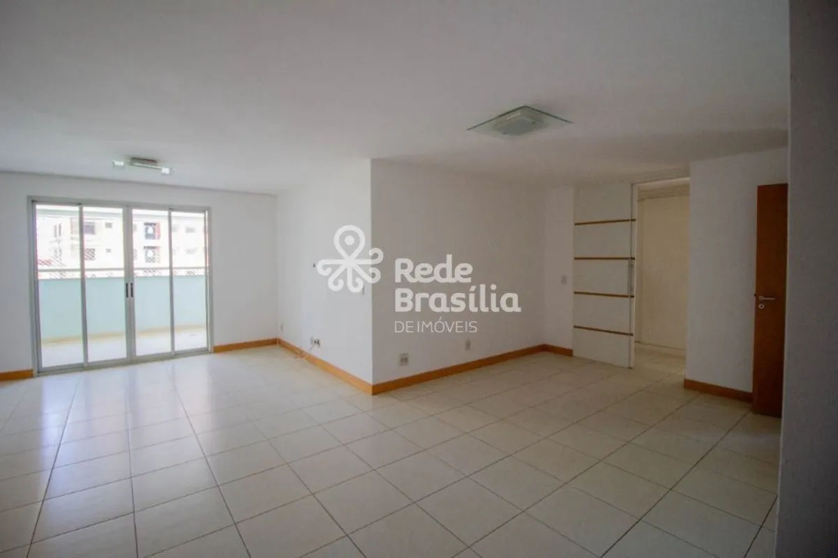 Este incrível apartamento no Edifício Majestic foi projetado para oferecer confo...