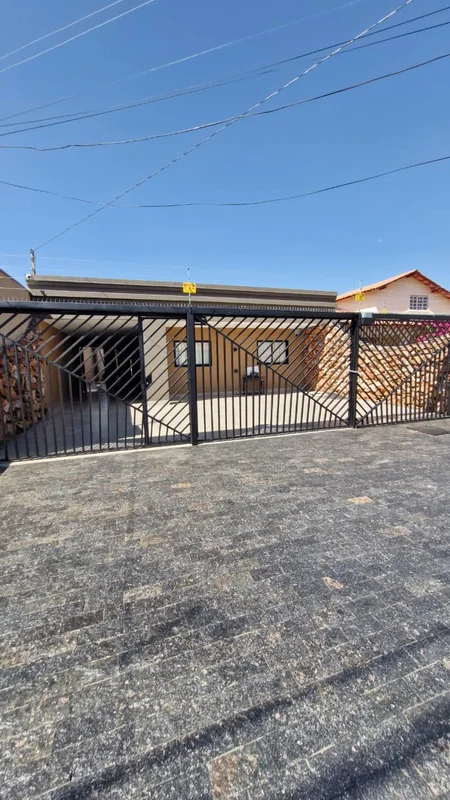 CASA TÉRREA TODA NA LAJE, 0 4 QUARTOS: COMPOSTO DE UMA SALA, 01( UM )BANHEIRO SO...