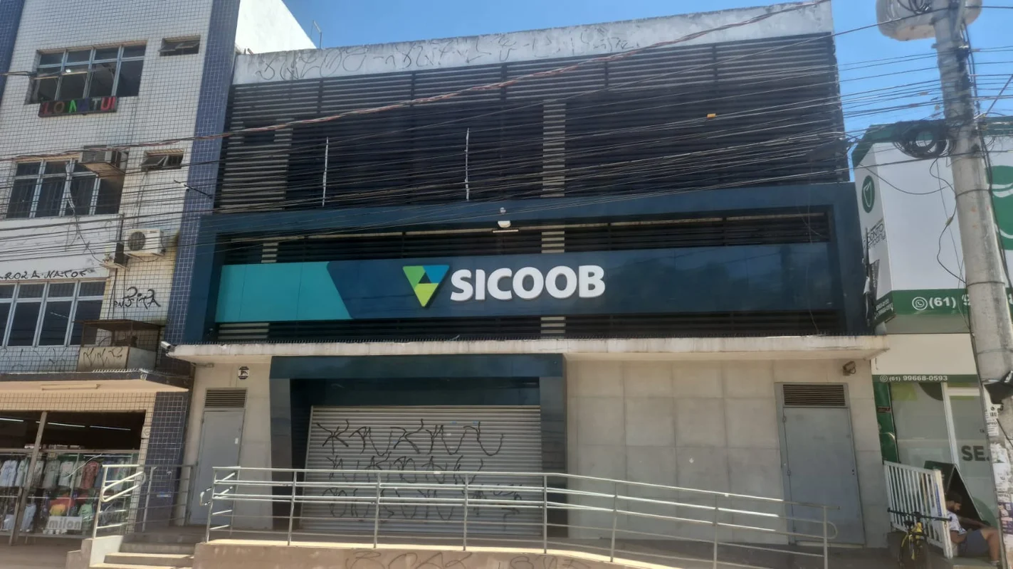 Oportunidade única na QNM 2 Conjunto A, Ceilândia Norte, DF: prédio comercial de...