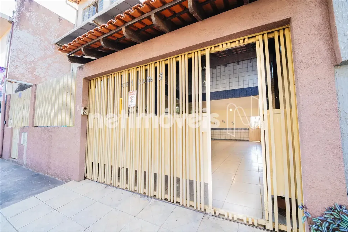 Imóvel amplo e completo no Vale do Amanhecer! Localização excelente: – Rua princ...