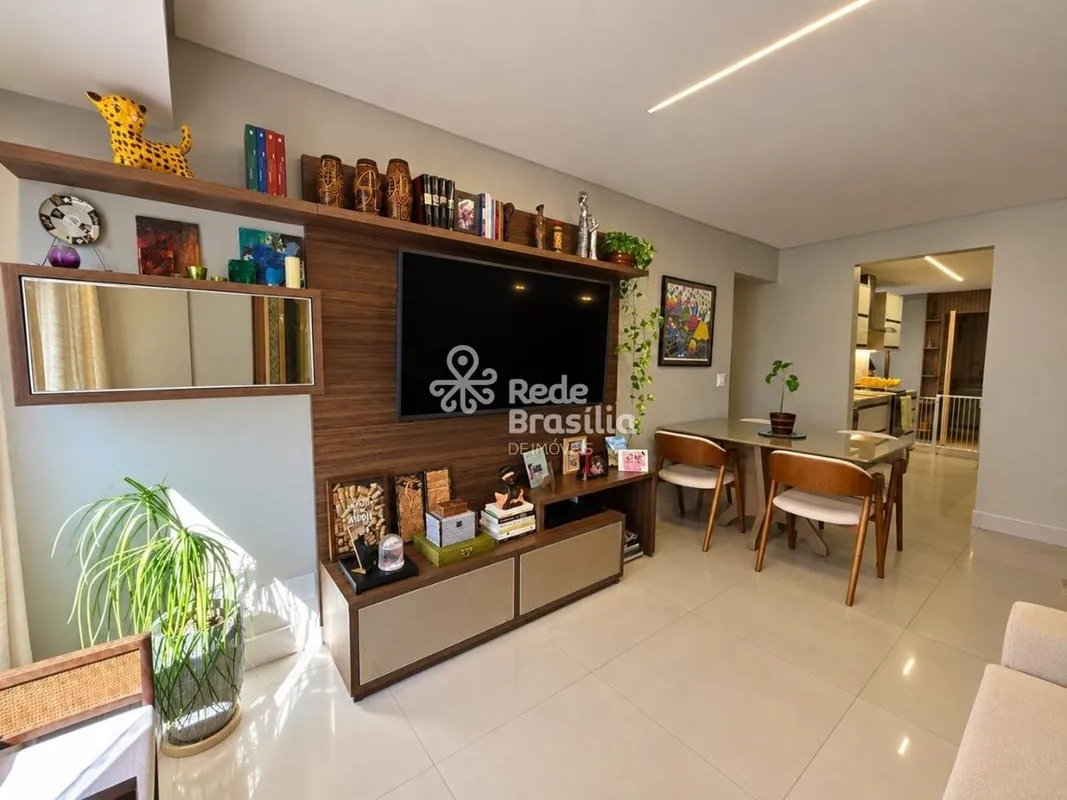 Apartamento reformado e pronto para morar!Este apartamento combina conforto, pra...