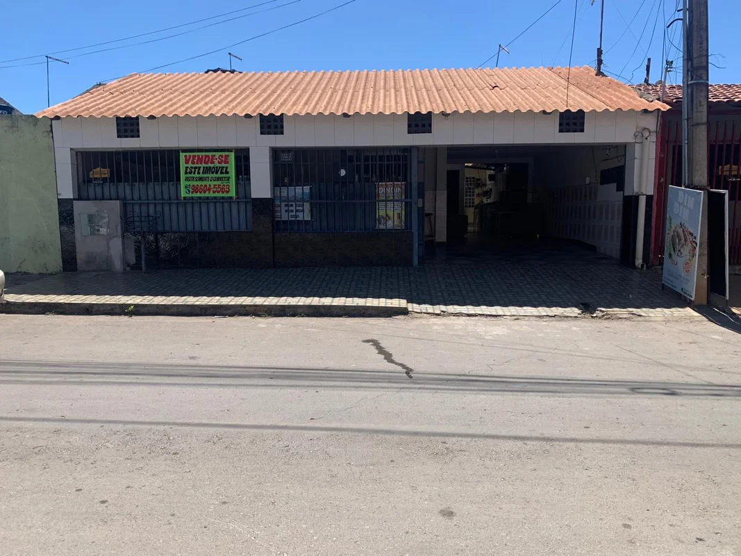 Vendo excelente casa na QNN 07 “Conjunto K” Ceilândia Norte com área total de 25...