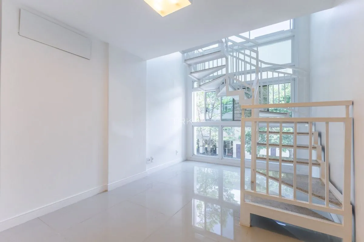 Apartamento duplex com 1 quarto à venda ou locação na SQS 404, Asa Sul - Brasíli...