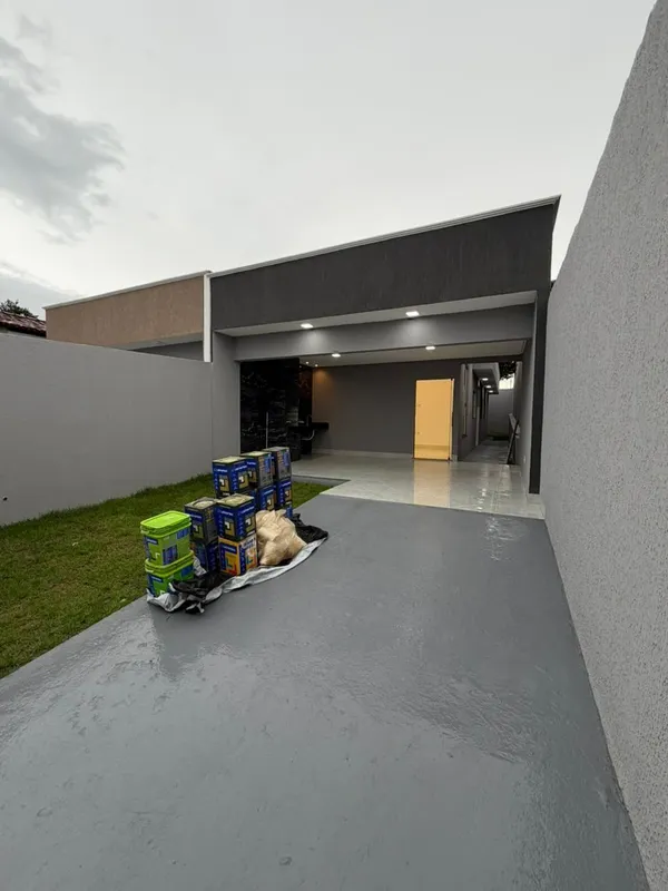 Casa térrea pronta no Garavelo Residencial Park, em Aparecida de Goiânia, locali...