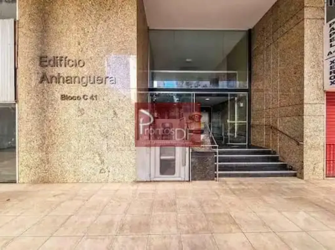 Excelente sala toda reformada e pronta para uso, no coração de Brasília, no trad...