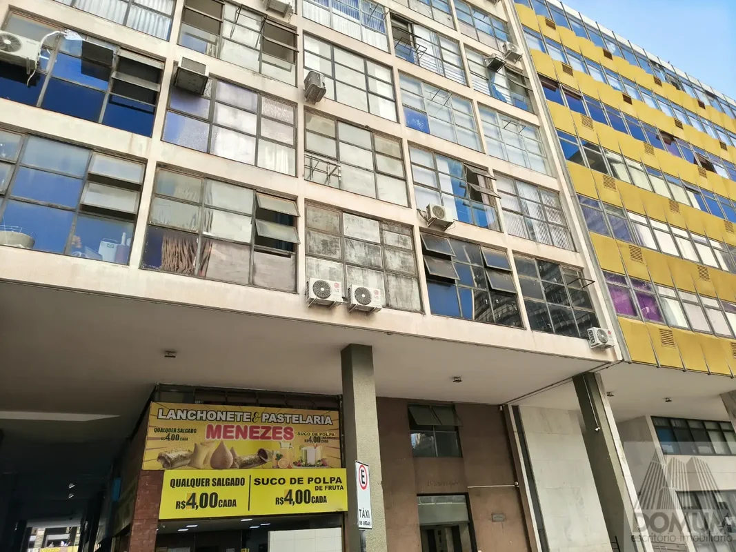 EDIFÍCIO SÃO PAULO - SCS QUADRA 2 - 28M²Sala dívida , com banheiro Nascente 1º a...