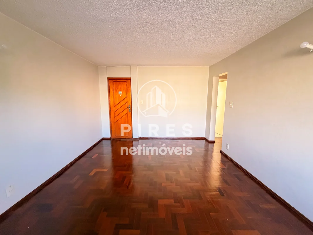 Aluga-se apartamento na Quadra 703 - Cruzeiro Novo, 2º andar (não possui elevado...