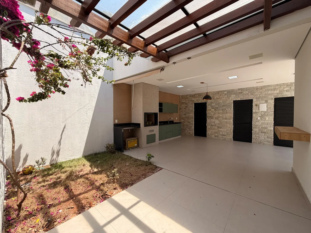 4 quartos 3 Suítes lote 400 m armários planejados piscina Moderna Reformada água...