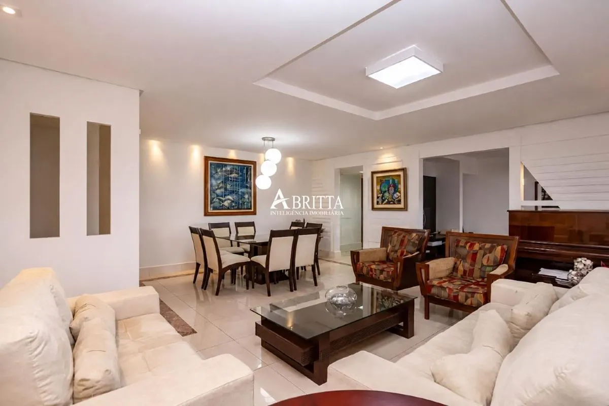 Apartamento desocupado com 175 m², vista livre e localização privilegiadaExcelen...