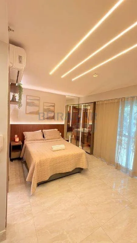 Apart-hotel compacto, funcional e totalmente mobiliado, ideal para quem busca pr...