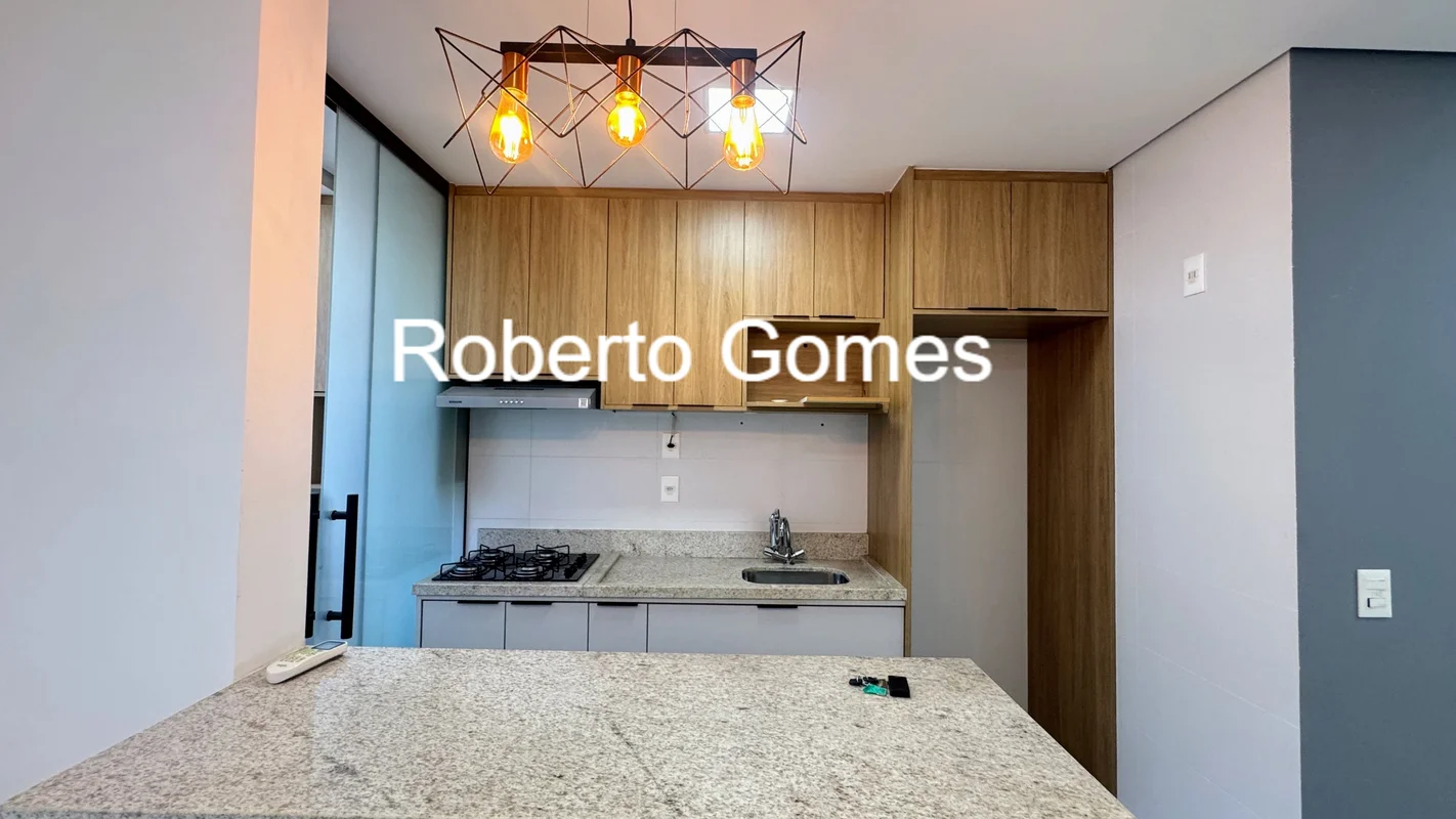 APARTAMENTO NOVO, MODERNO E COMPLETO PARA VOCÊ MORAR BEM! Armários na cozinha, n...