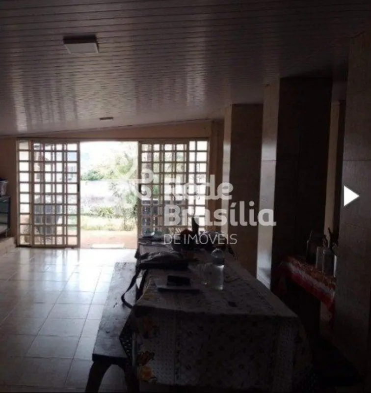 Detalhes do IMÓVEL: Área privativa: 360 m² 3 quarto(s) 1 sala(s) 1 banheiro(s) á...