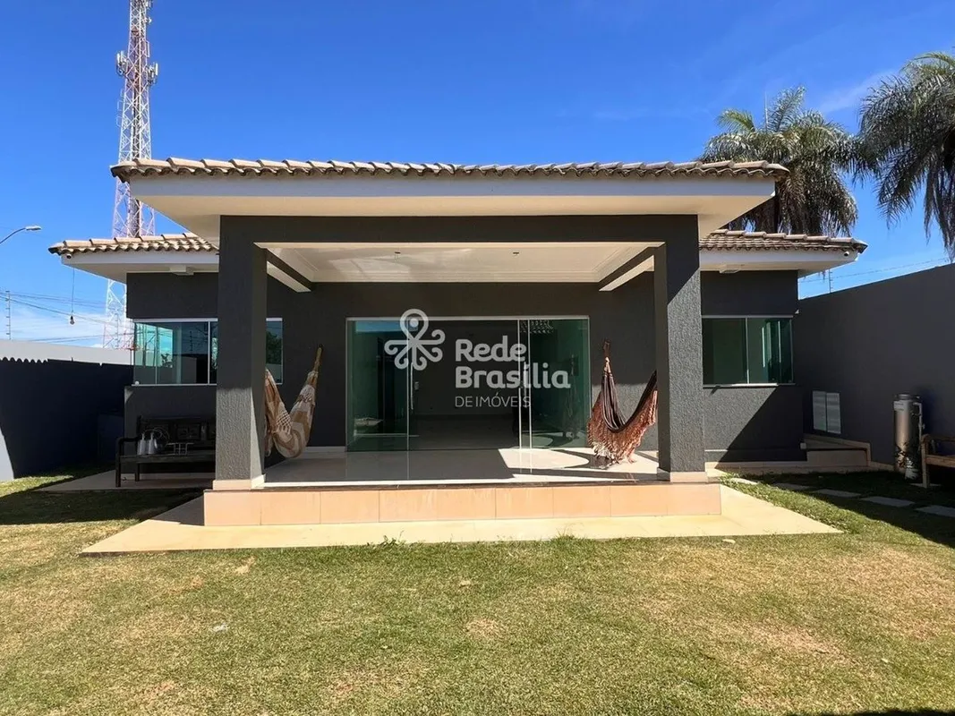 Detalhes do IMÓVEL: Área privativa: lote de 550 m² 3 quarto(s) sala com 3 ambien...