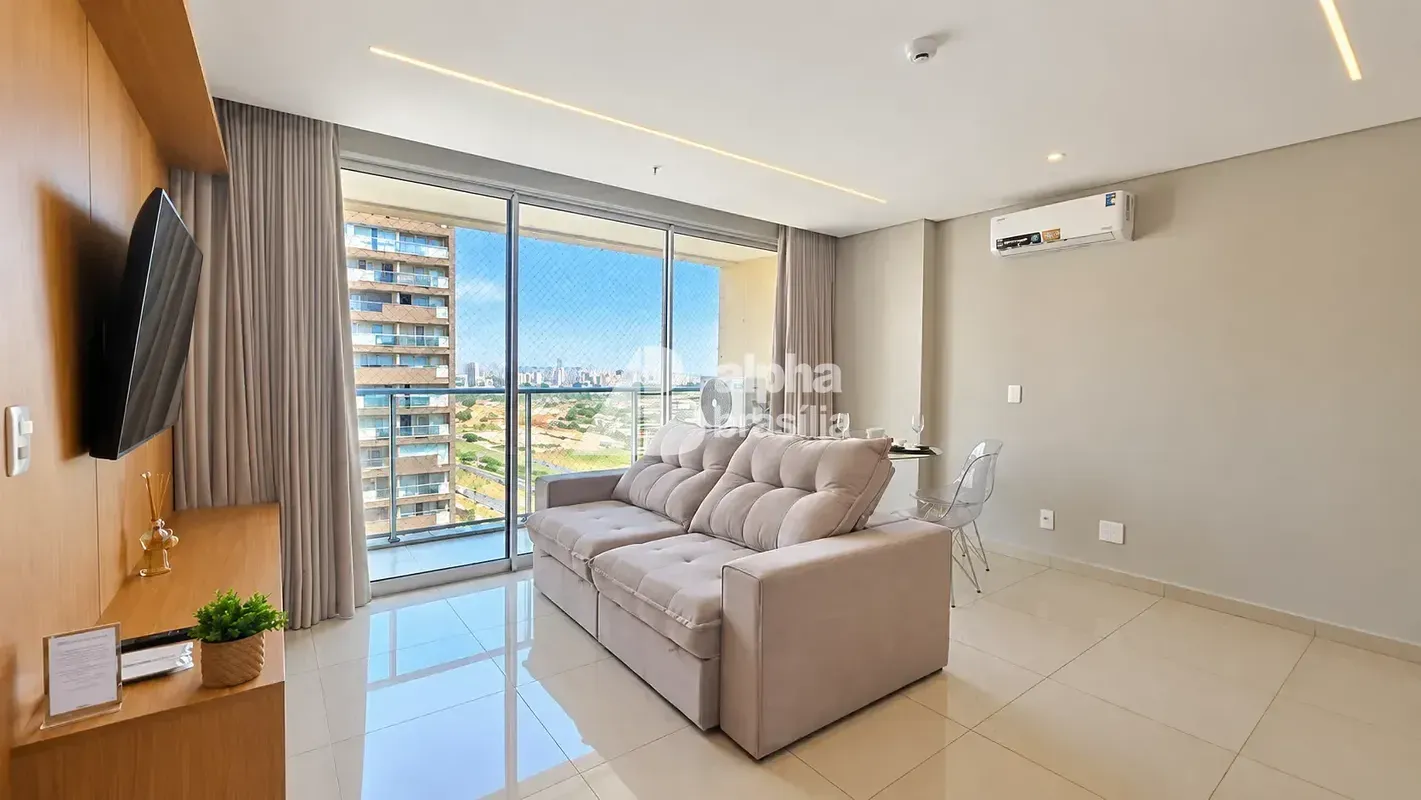 Apartamento amplo, completo e aconchegante, pronto para morar. Sala ampla: corti...
