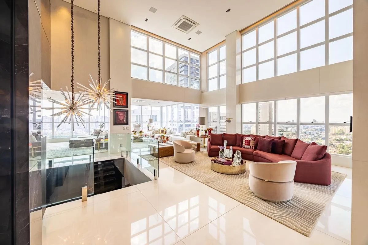 Esta cobertura duplex à venda no Residencial Land Scape Flamboyant tem 532,60 m²...