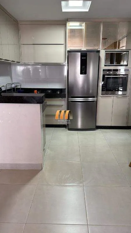 Apartamento bem localizado, com móveis planejados em todos os cômodos , ótimo es...